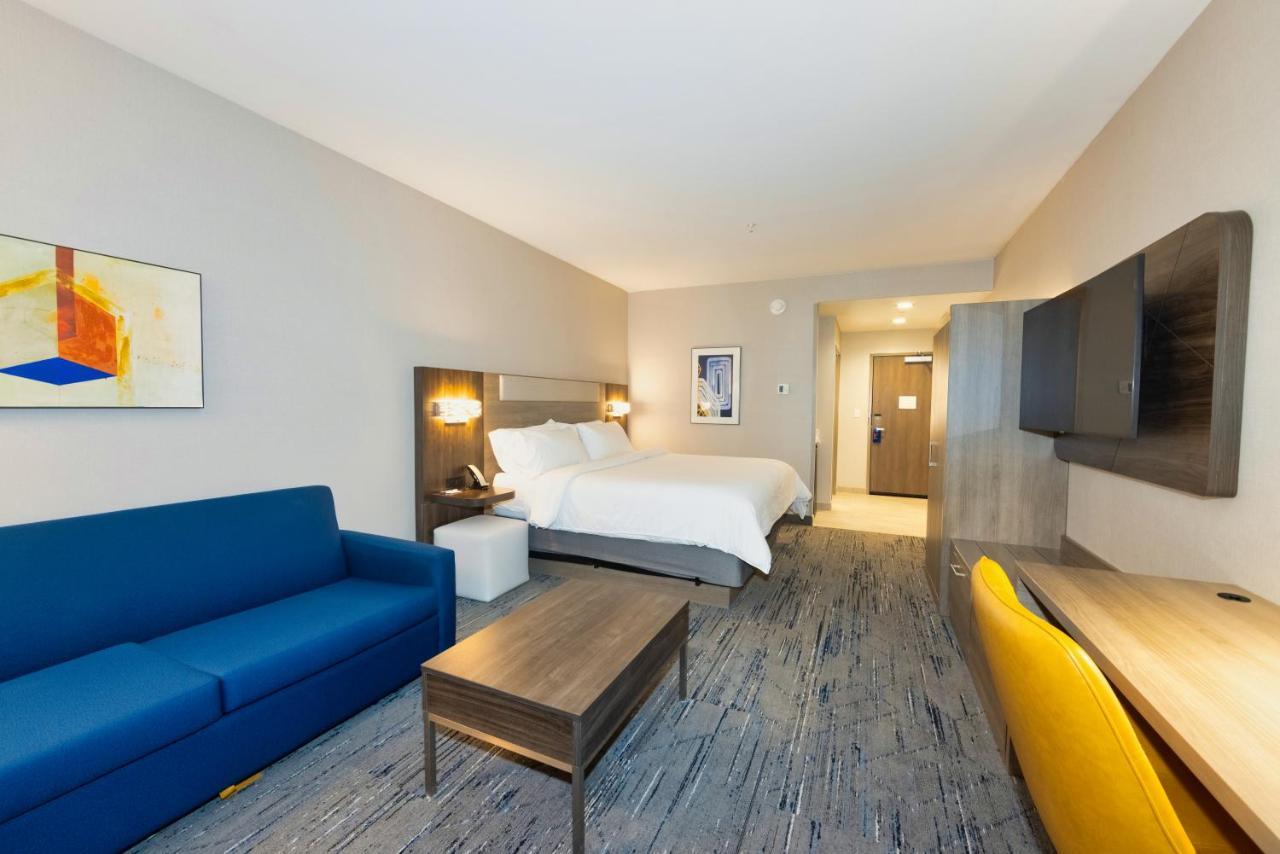 Express & - Area By Ihg